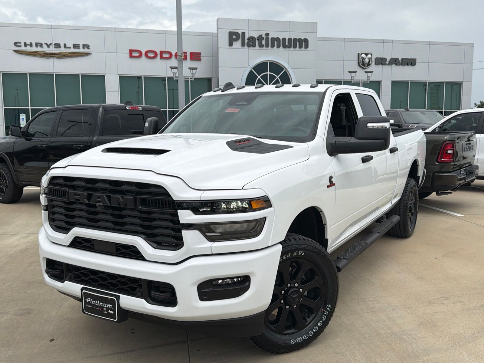 2026 RAM Ram 2500 RAM 2500 BLACK EXPRESS CREW CAB 4X4 6'4' BOX