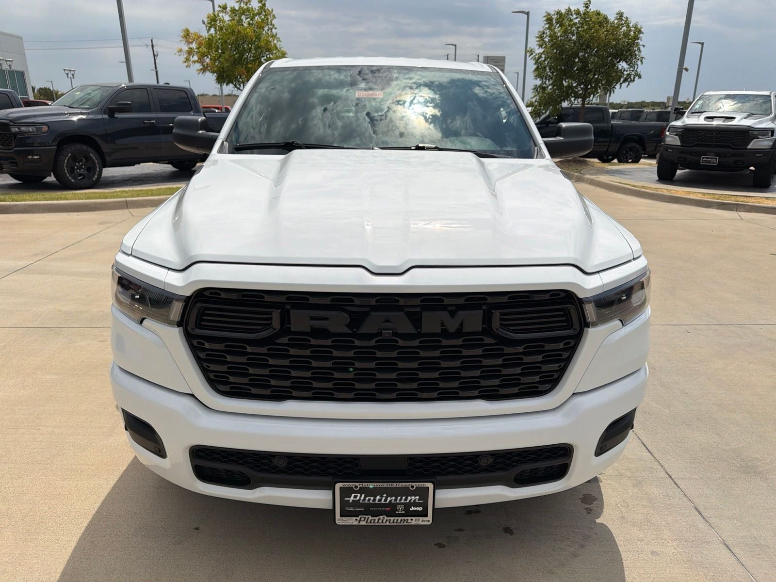 2026 RAM Ram 1500 RAM 1500 EXPRESS CREW CAB 4X2 5'7' BOX