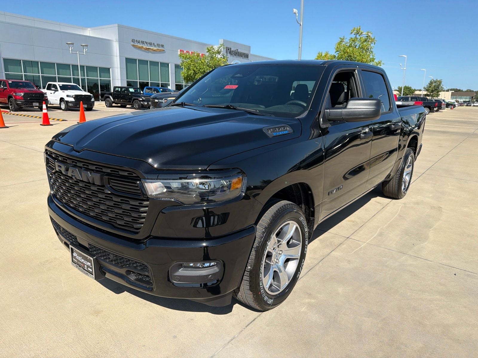 2026 RAM Ram 1500 RAM 1500 EXPRESS CREW CAB 4X2 5'7' BOX