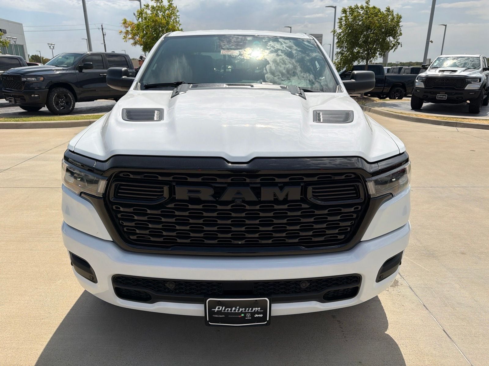 2026 RAM Ram 1500 RAM 1500 EXPRESS CREW CAB 4X4 5'7' BOX