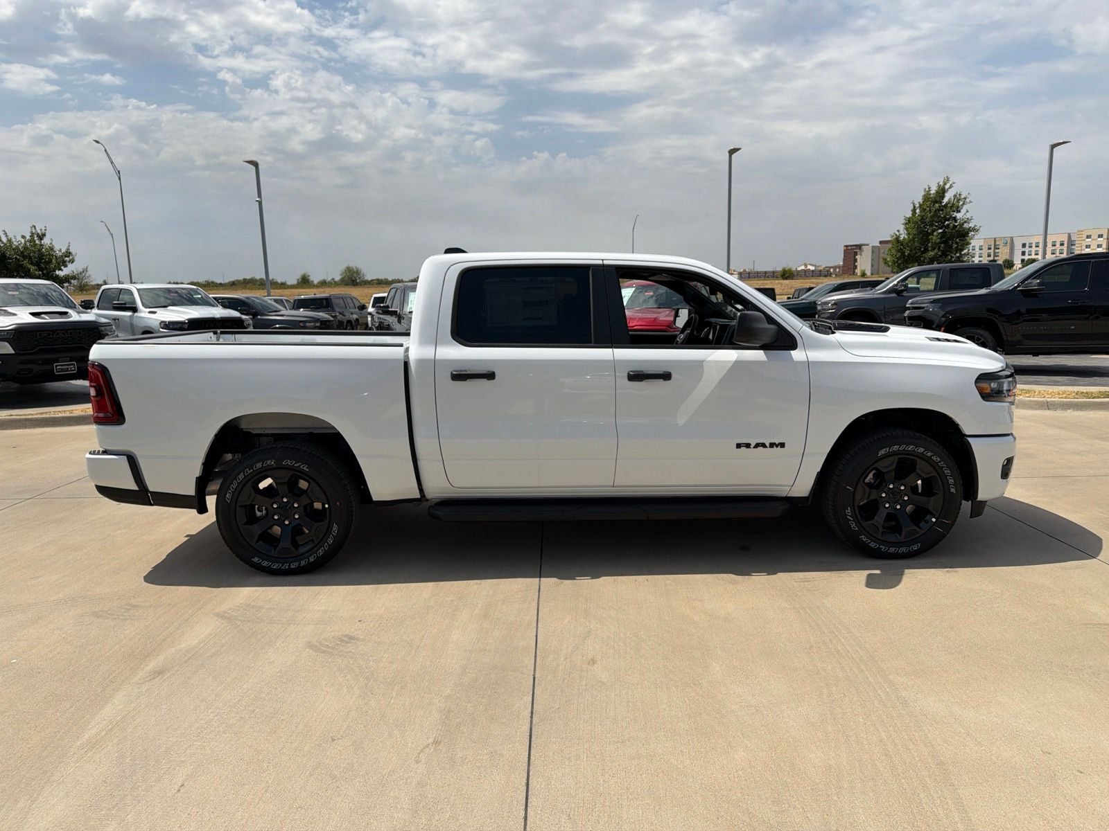 2026 RAM Ram 1500 RAM 1500 EXPRESS CREW CAB 4X4 5'7' BOX