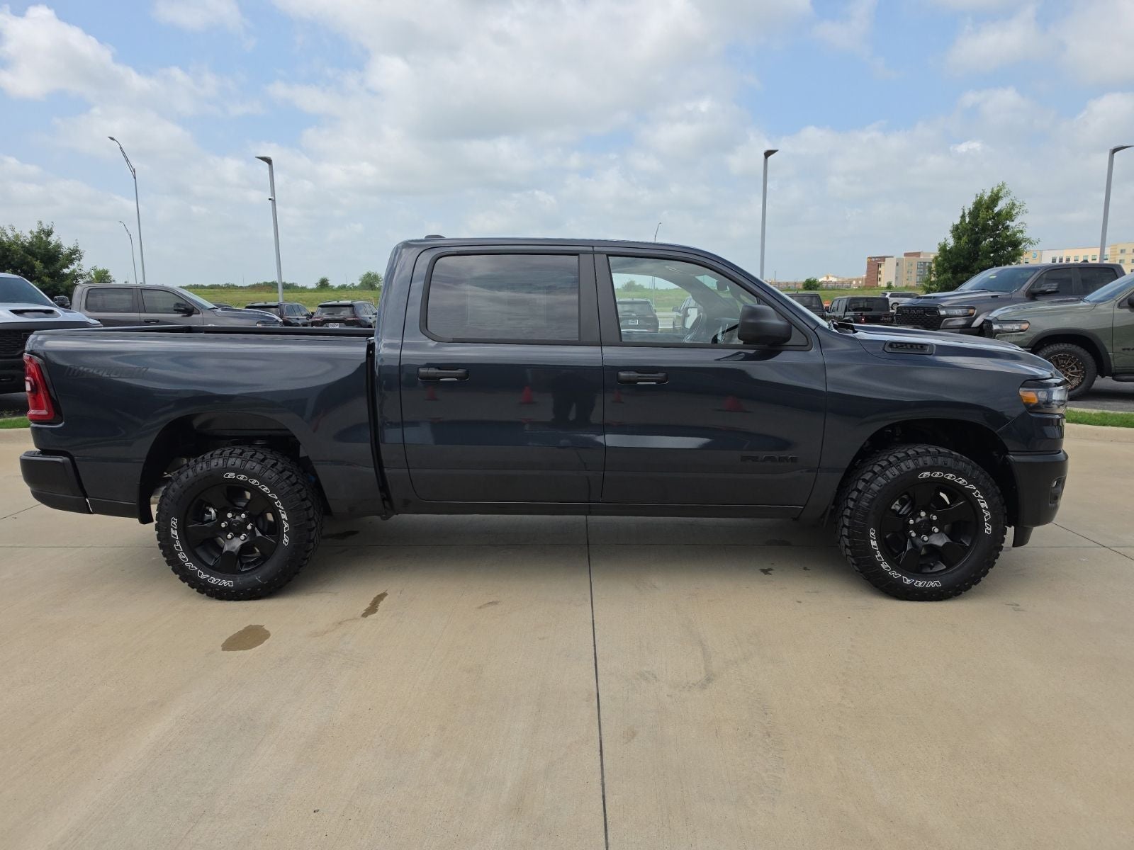 2026 RAM Ram 1500 RAM 1500 WARLOCK CREW CAB 4X4 5'7' BOX
