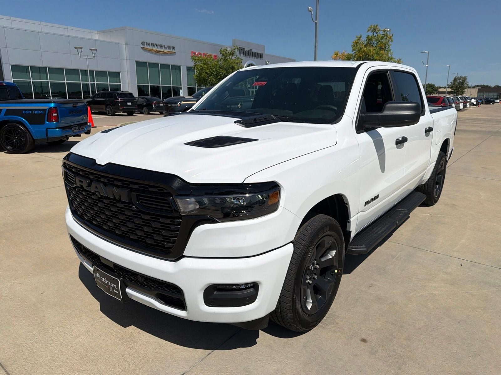 2026 RAM Ram 1500 RAM 1500 EXPRESS CREW CAB 4X4 5'7' BOX