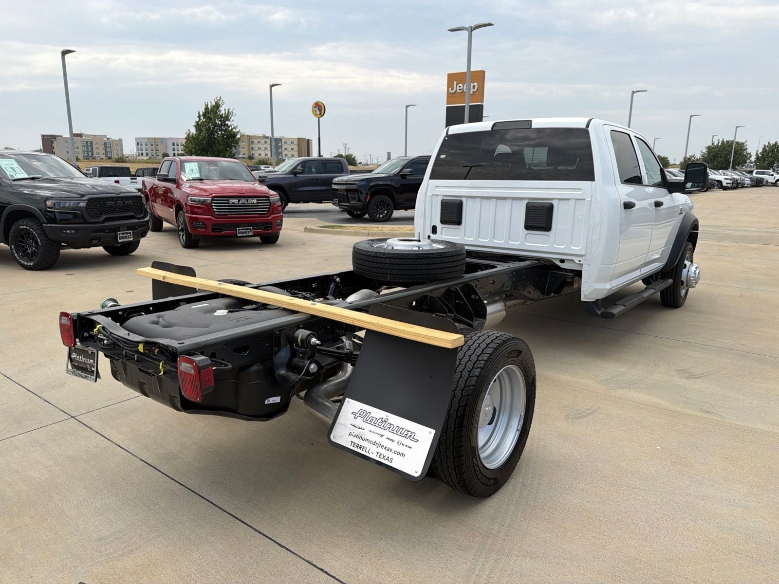 2027 RAM Ram 4500 Chassis Cab RAM 4500 TRADESMAN CHASSIS CREW CAB 4X4 84' CA