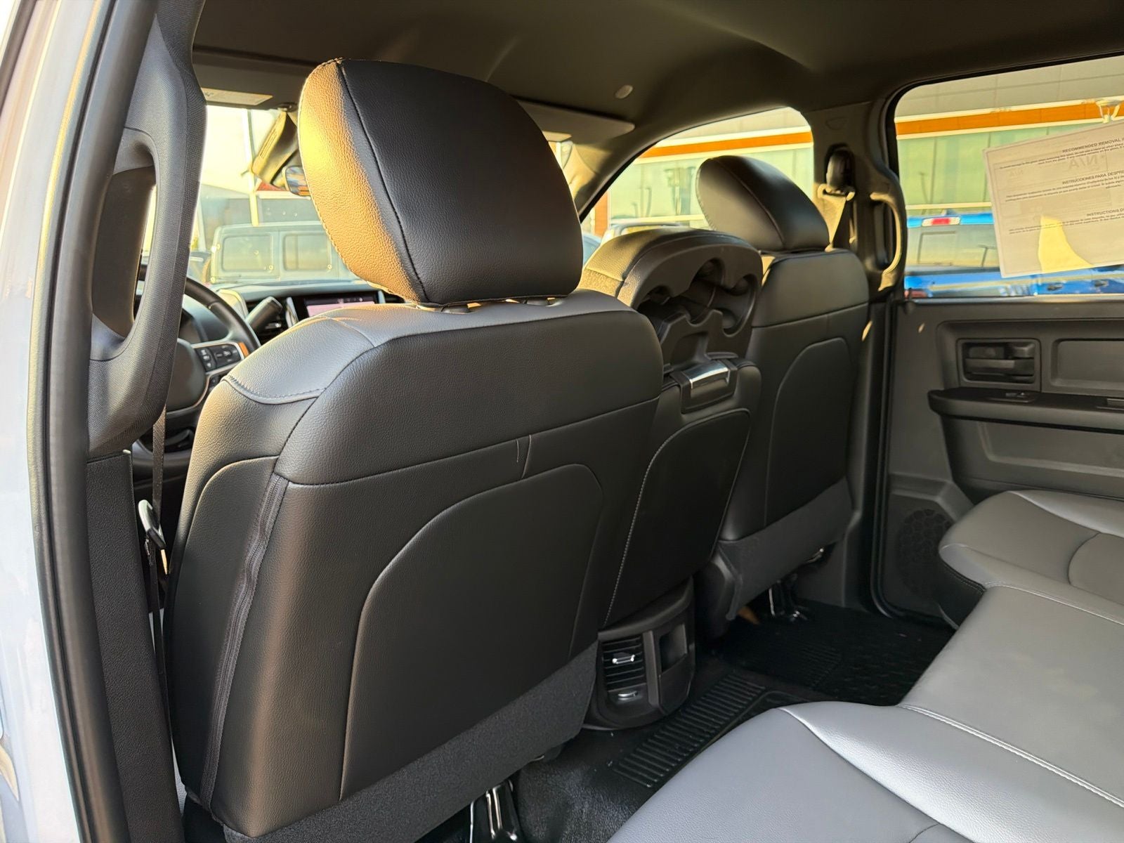 2027 RAM Ram 5500 Chassis Cab RAM 5500 TRADESMAN CHASSIS CREW CAB 4X4 84' CA