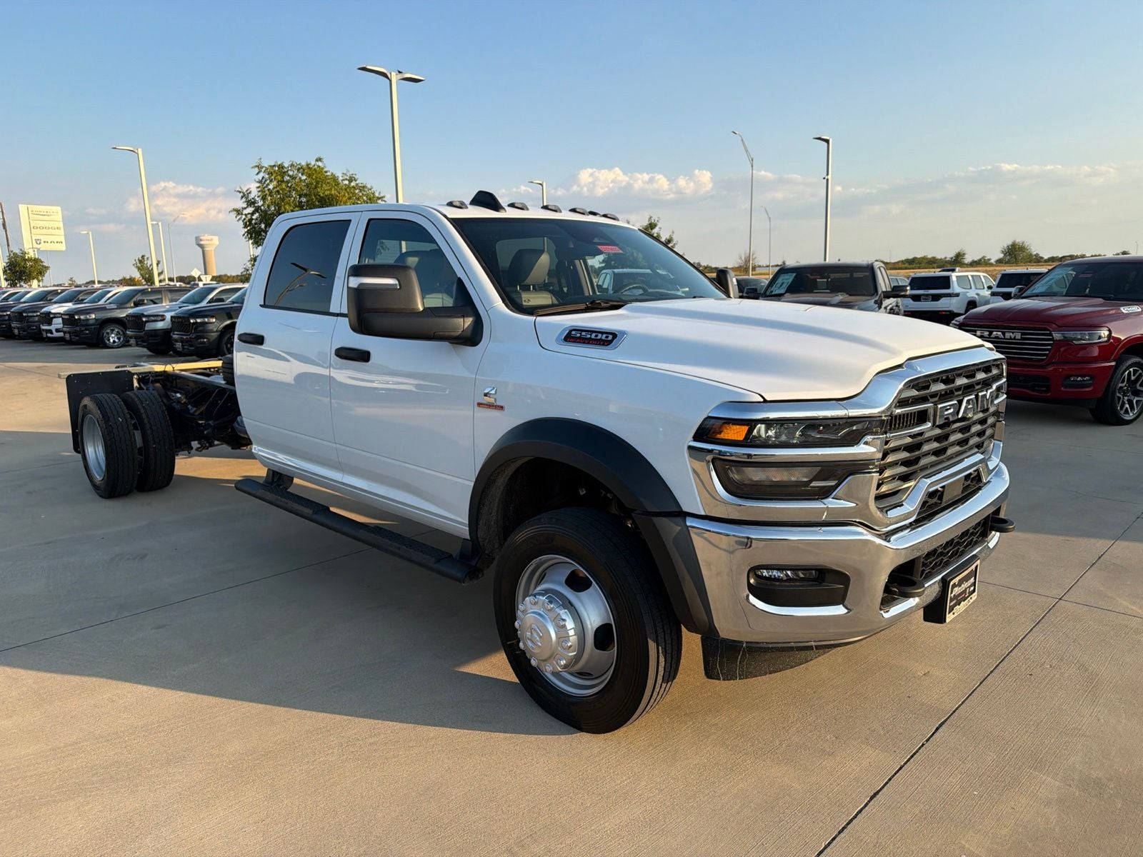 2027 RAM Ram 5500 Chassis Cab RAM 5500 TRADESMAN CHASSIS CREW CAB 4X4 84' CA