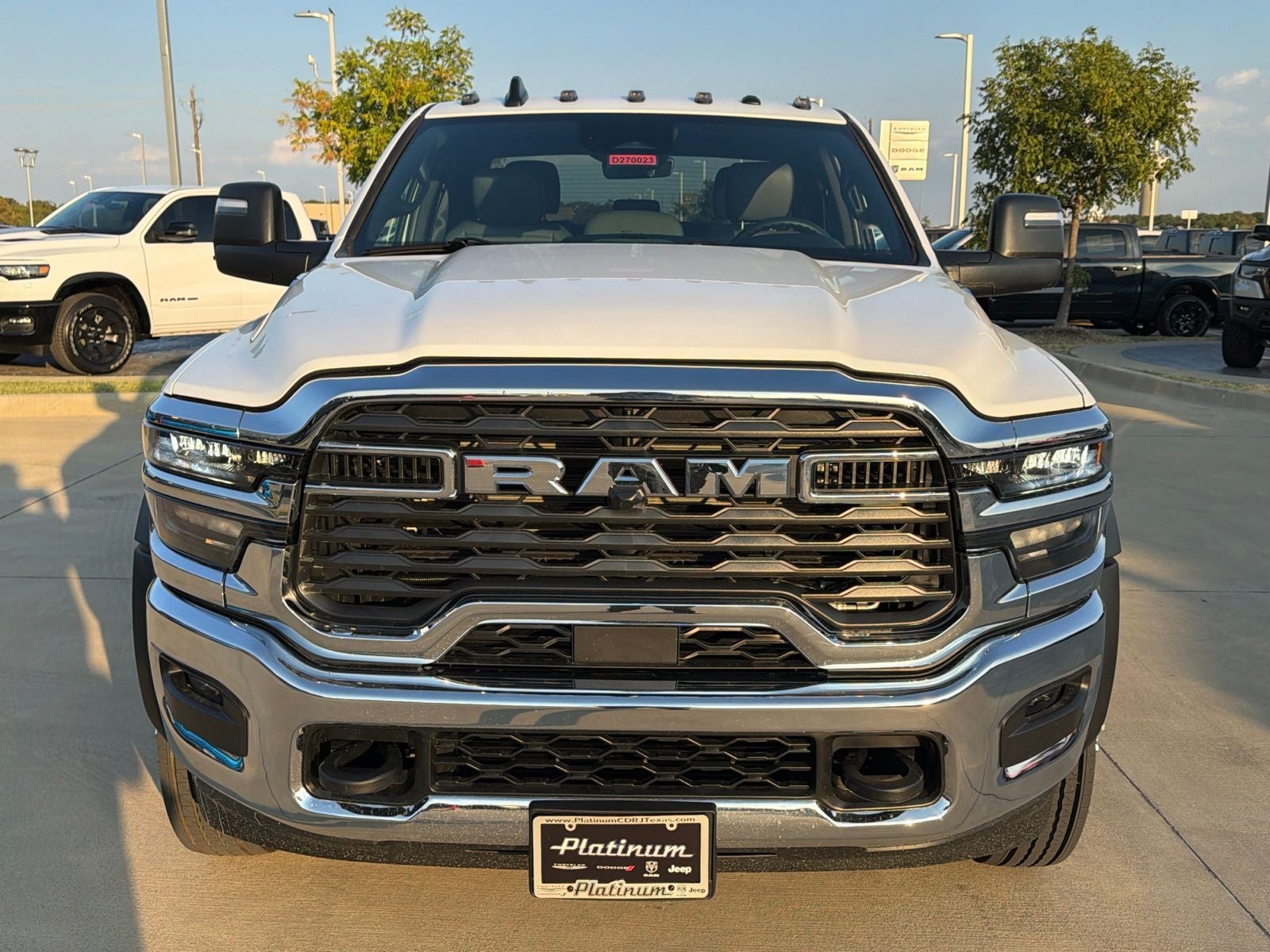 2027 RAM Ram 5500 Chassis Cab RAM 5500 TRADESMAN CHASSIS CREW CAB 4X4 84' CA