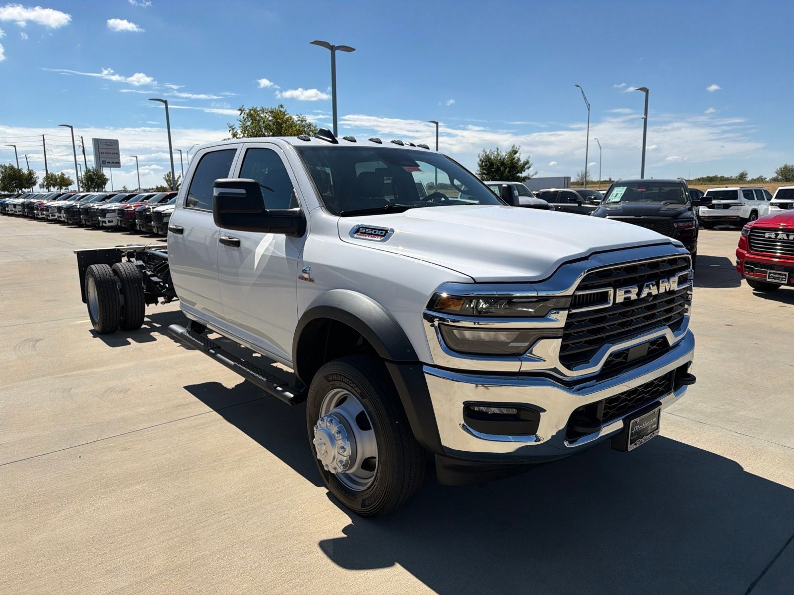 2027 RAM Ram 5500 Chassis Cab RAM 5500 TRADESMAN CHASSIS CREW CAB 4X4 84' CA