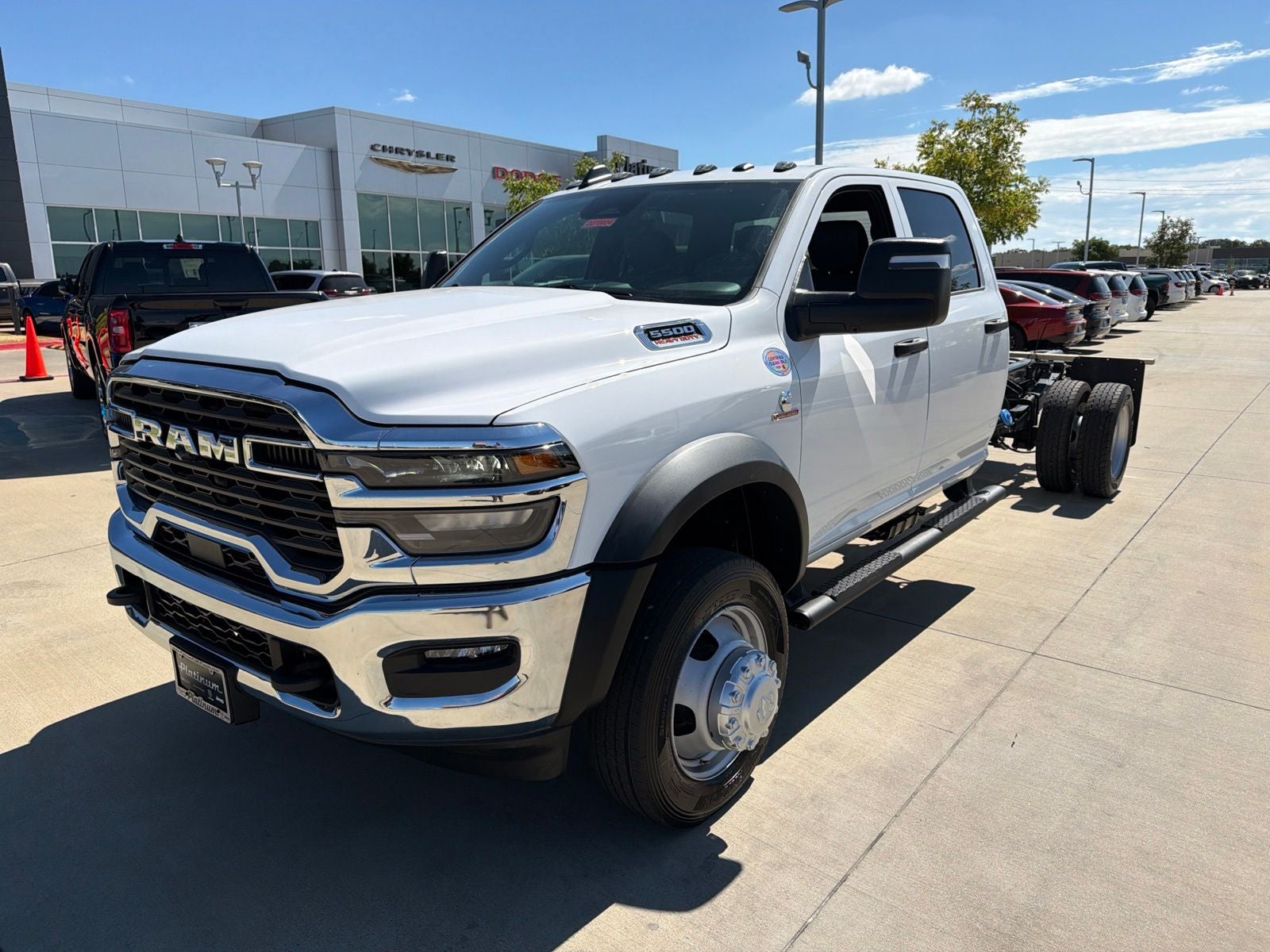 2027 RAM Ram 5500 Chassis Cab RAM 5500 TRADESMAN CHASSIS CREW CAB 4X4 84' CA