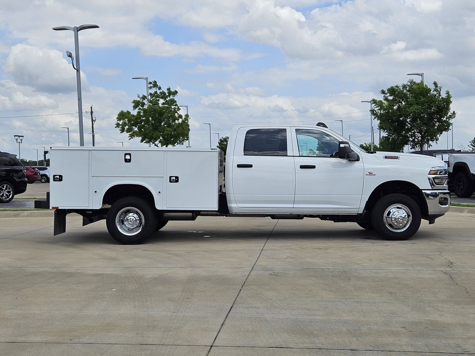 2026 RAM Ram 3500 Chassis Cab RAM 3500 TRADESMAN CREW CAB CHASSIS 4X4 60' CA