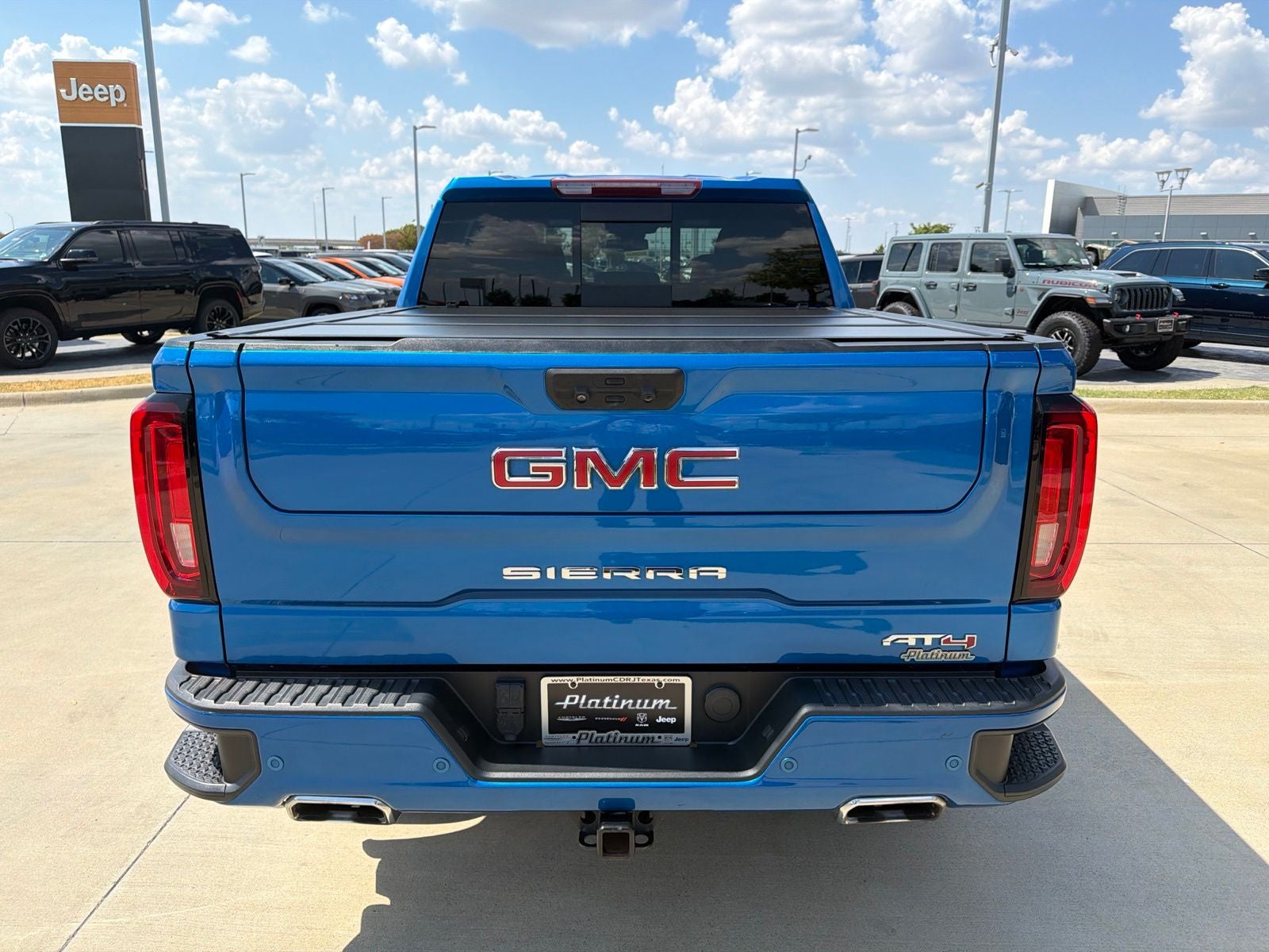 2023 GMC Sierra 1500 4WD Crew Cab Short Box AT4