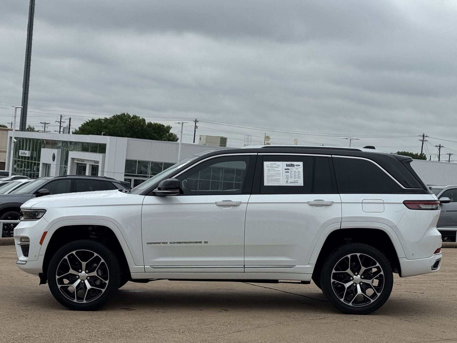 2023 Jeep Grand Cherokee Summit Reserve