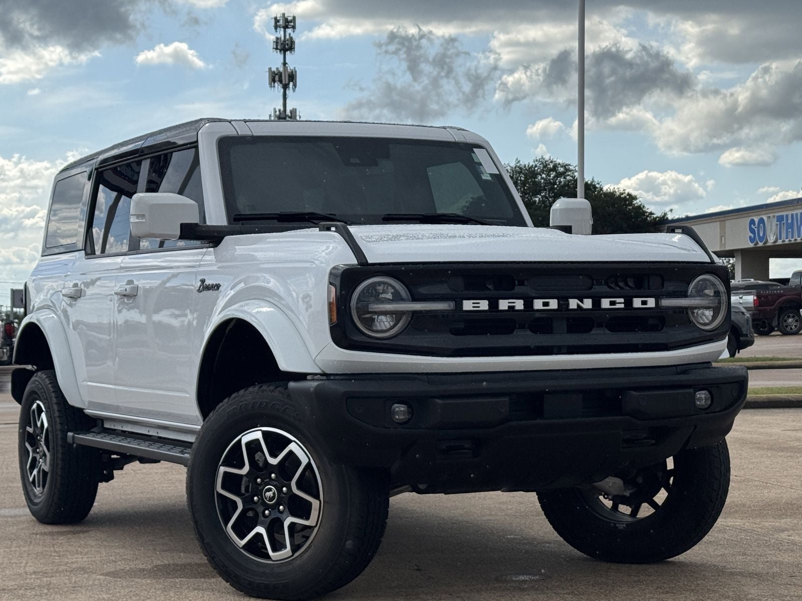 2024 Ford Bronco Outer Banks