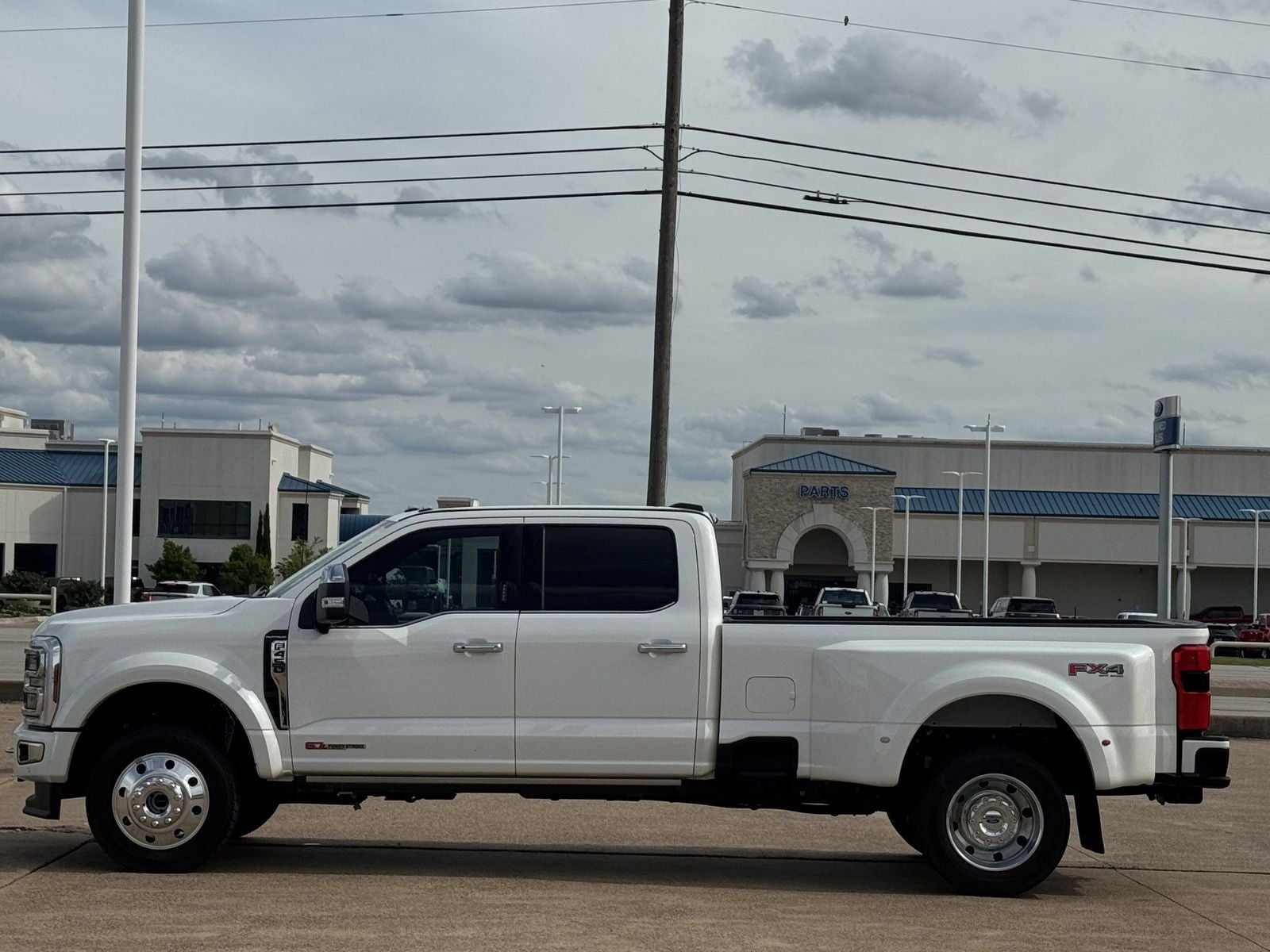 2024 Ford F-450SD Platinum DRW