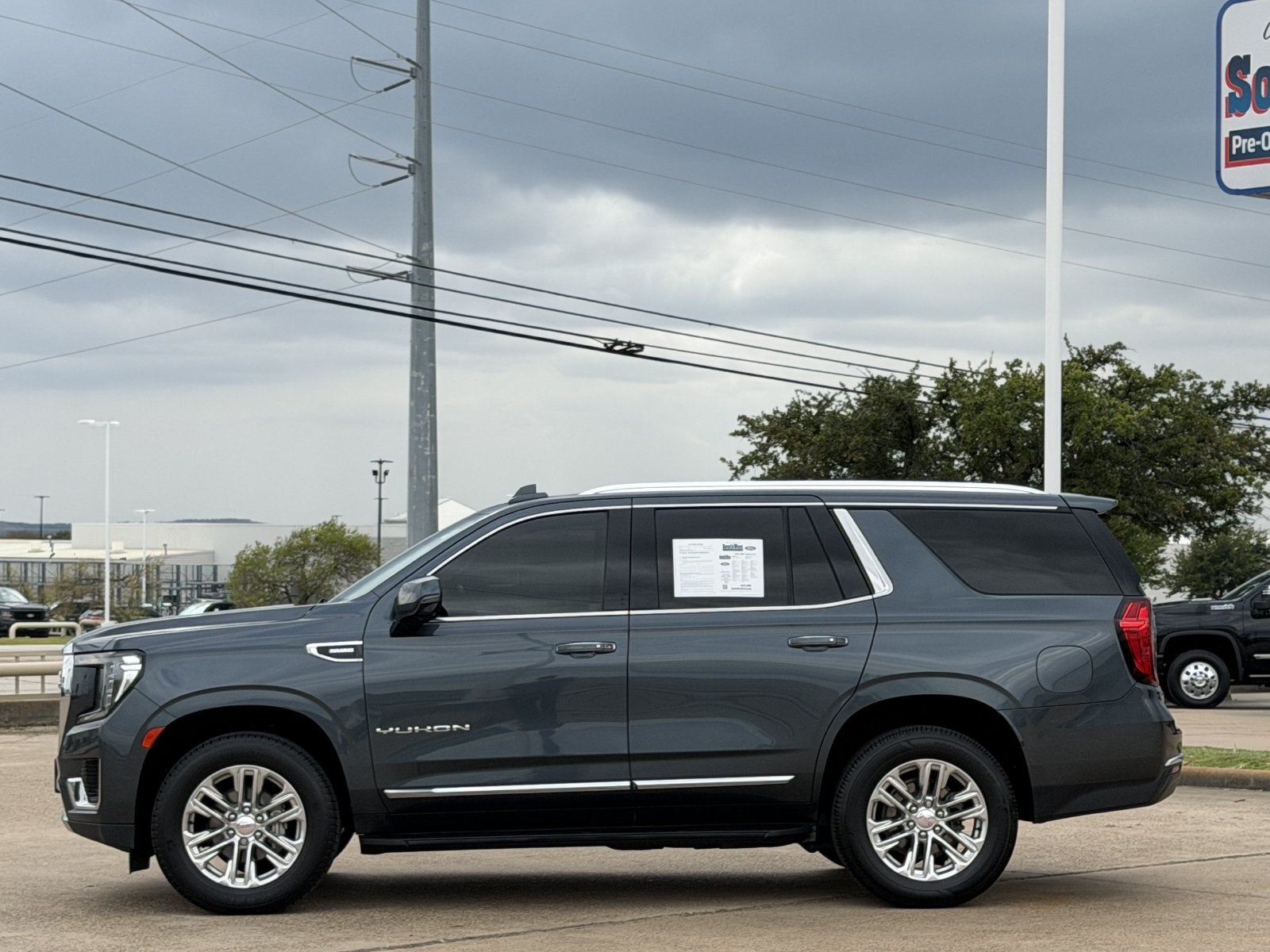 2021 GMC Yukon SLT