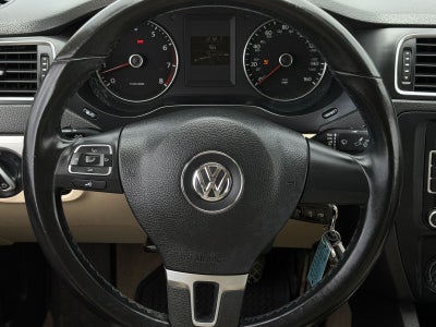 2013 Volkswagen Jetta 2.5L SE Convenience & Sunroof