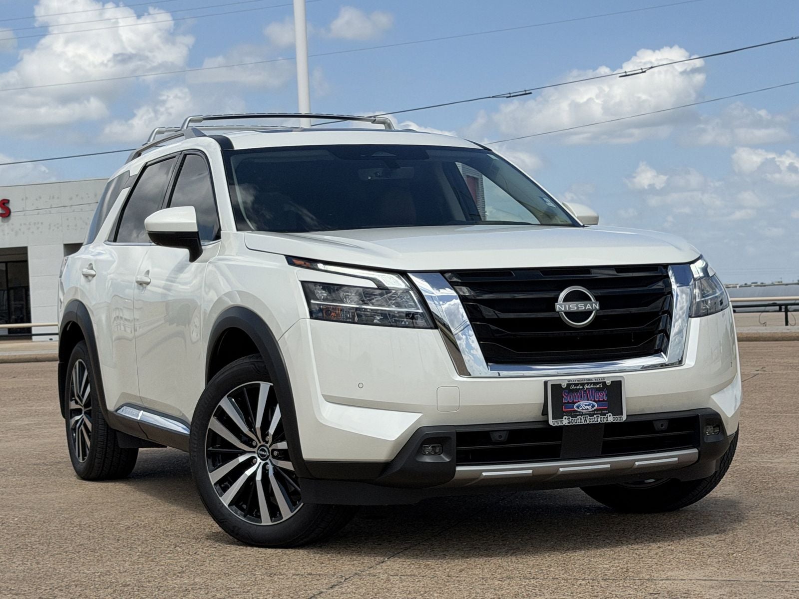 2024 Nissan Pathfinder Platinum