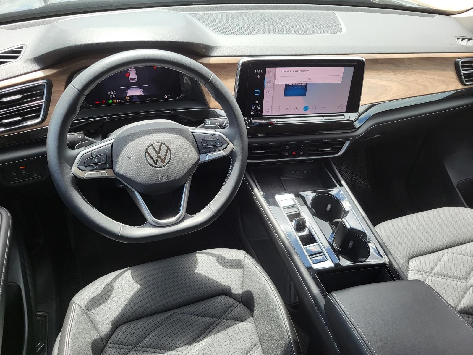 2024 Volkswagen Atlas 2.0T SE w/Technology