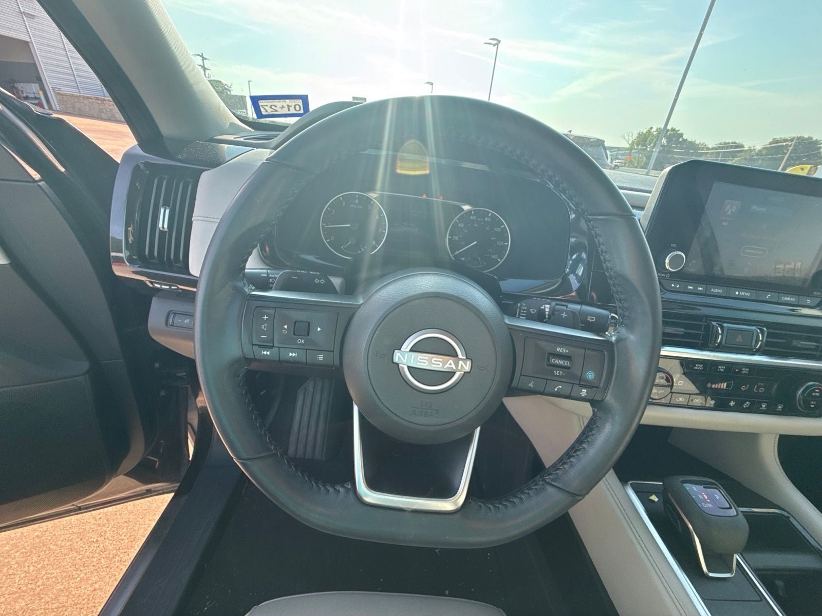 2024 Nissan Pathfinder SV