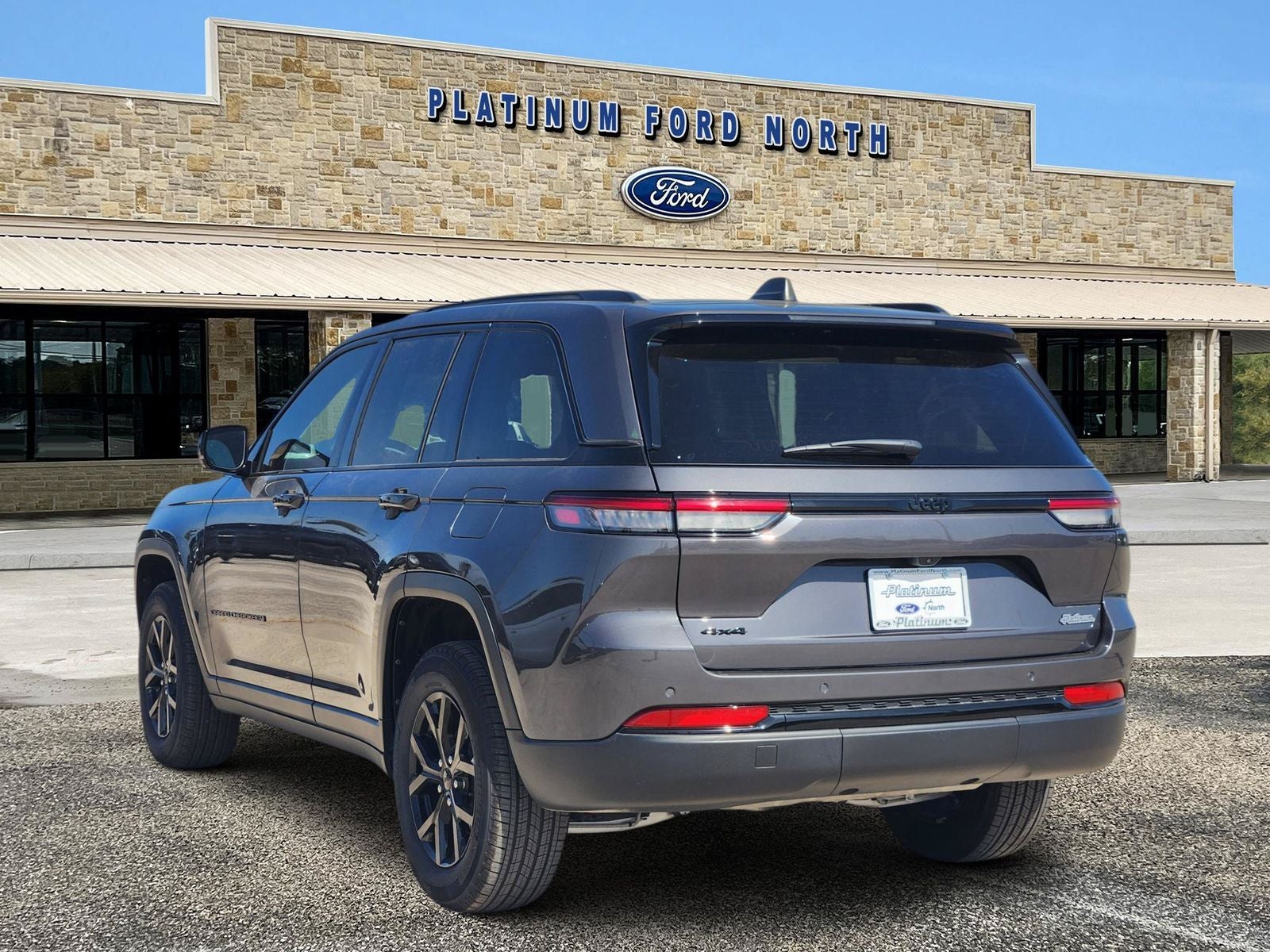2025 Jeep Grand Cherokee Laredo
