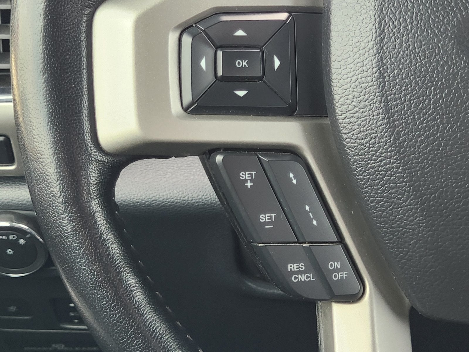 2022 Ford F-350SD Lariat DRW