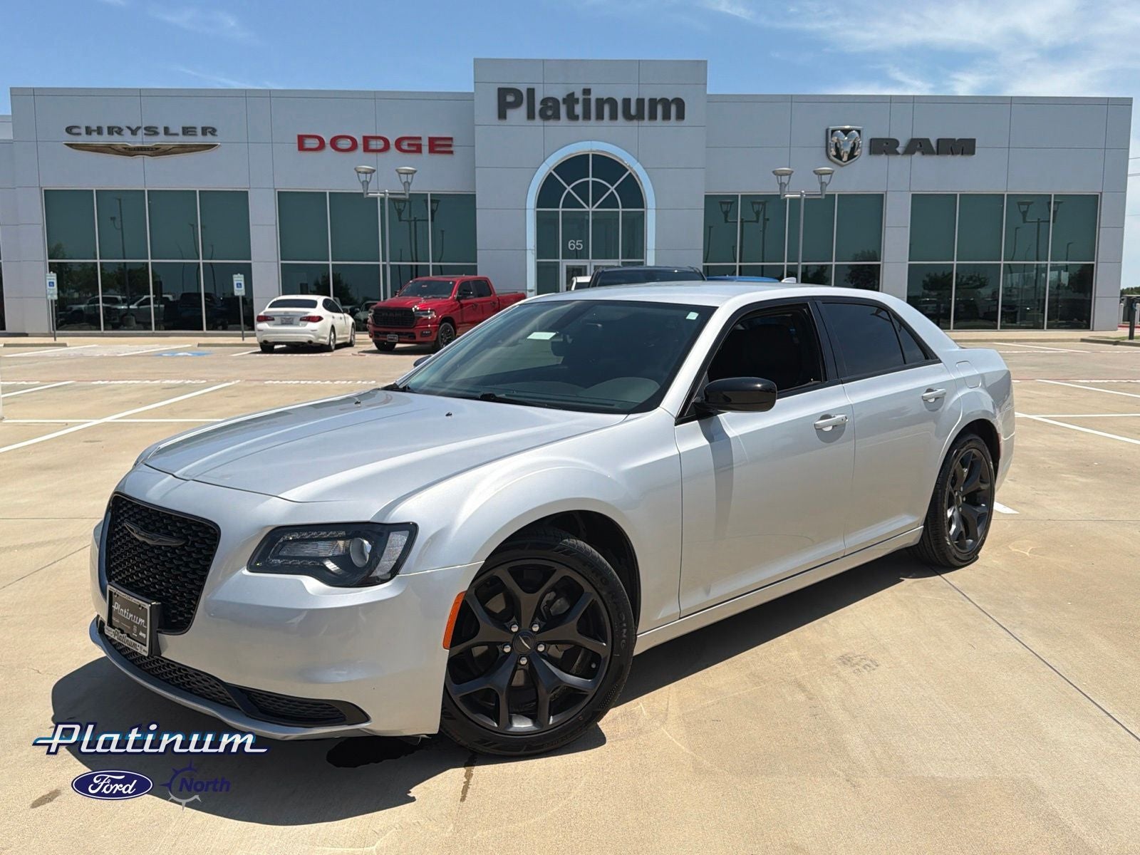 2023 Chrysler 300 Touring