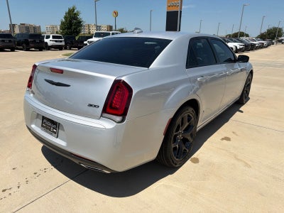 2023 Chrysler 300 Touring