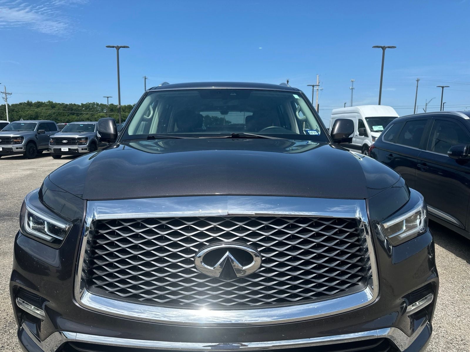 2024 INFINITI QX80 LUXE