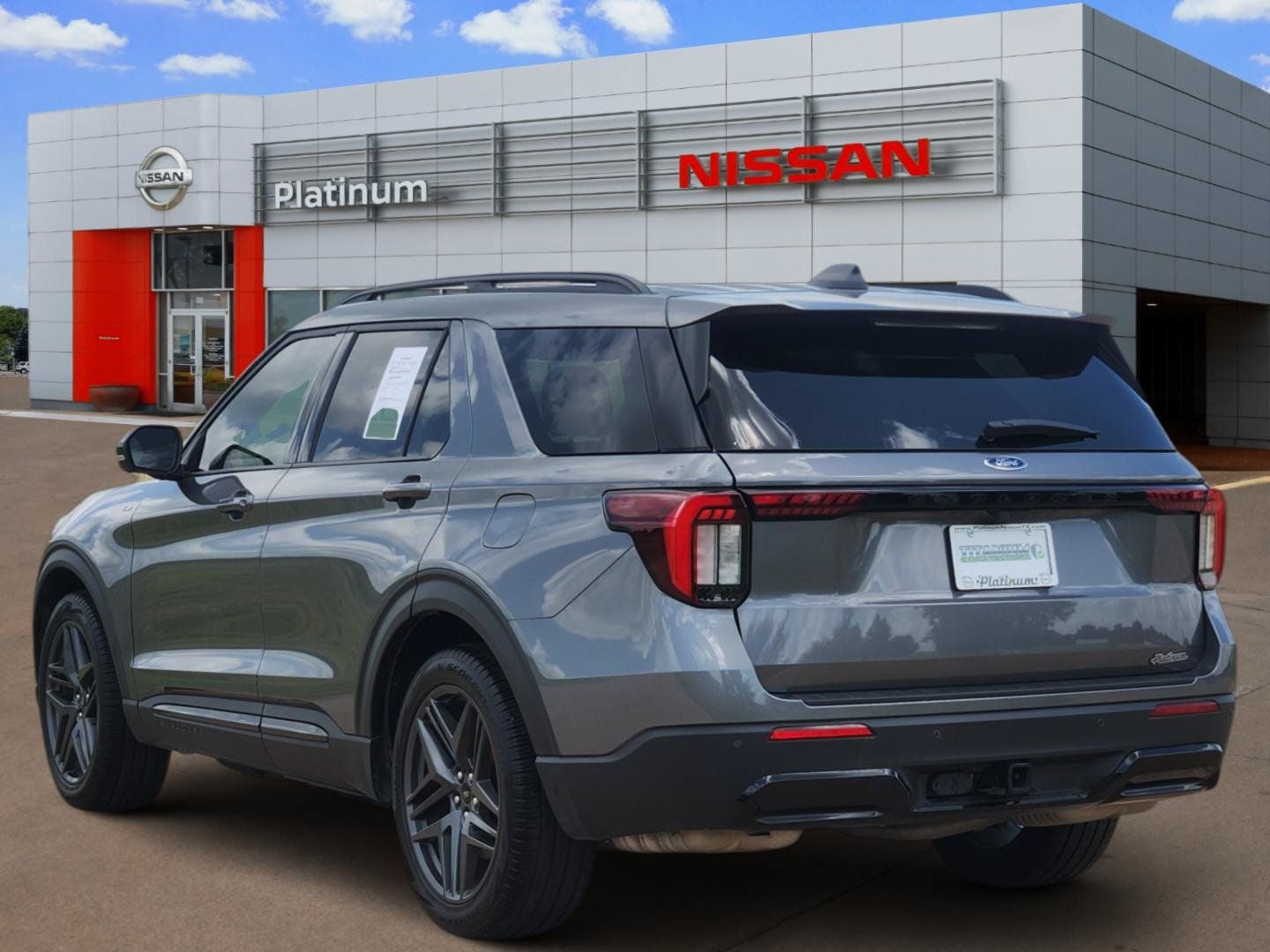 2025 Ford Explorer ST-Line