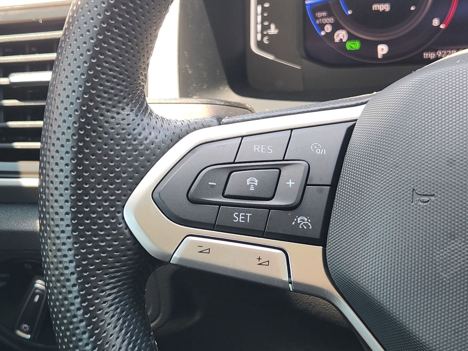 2022 Volkswagen Atlas 3.6L V6 SEL R-Line