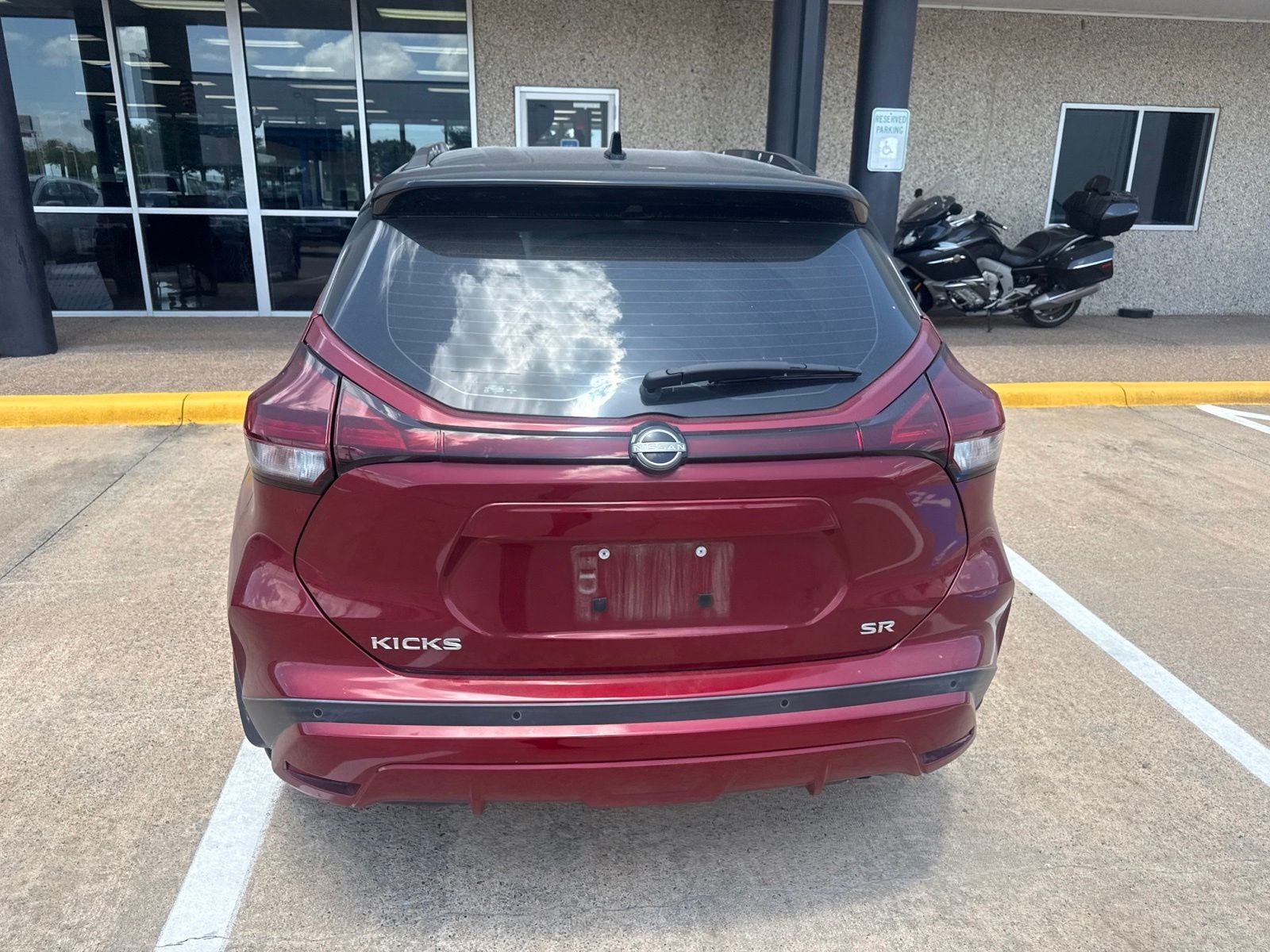 2022 Nissan Kicks SR