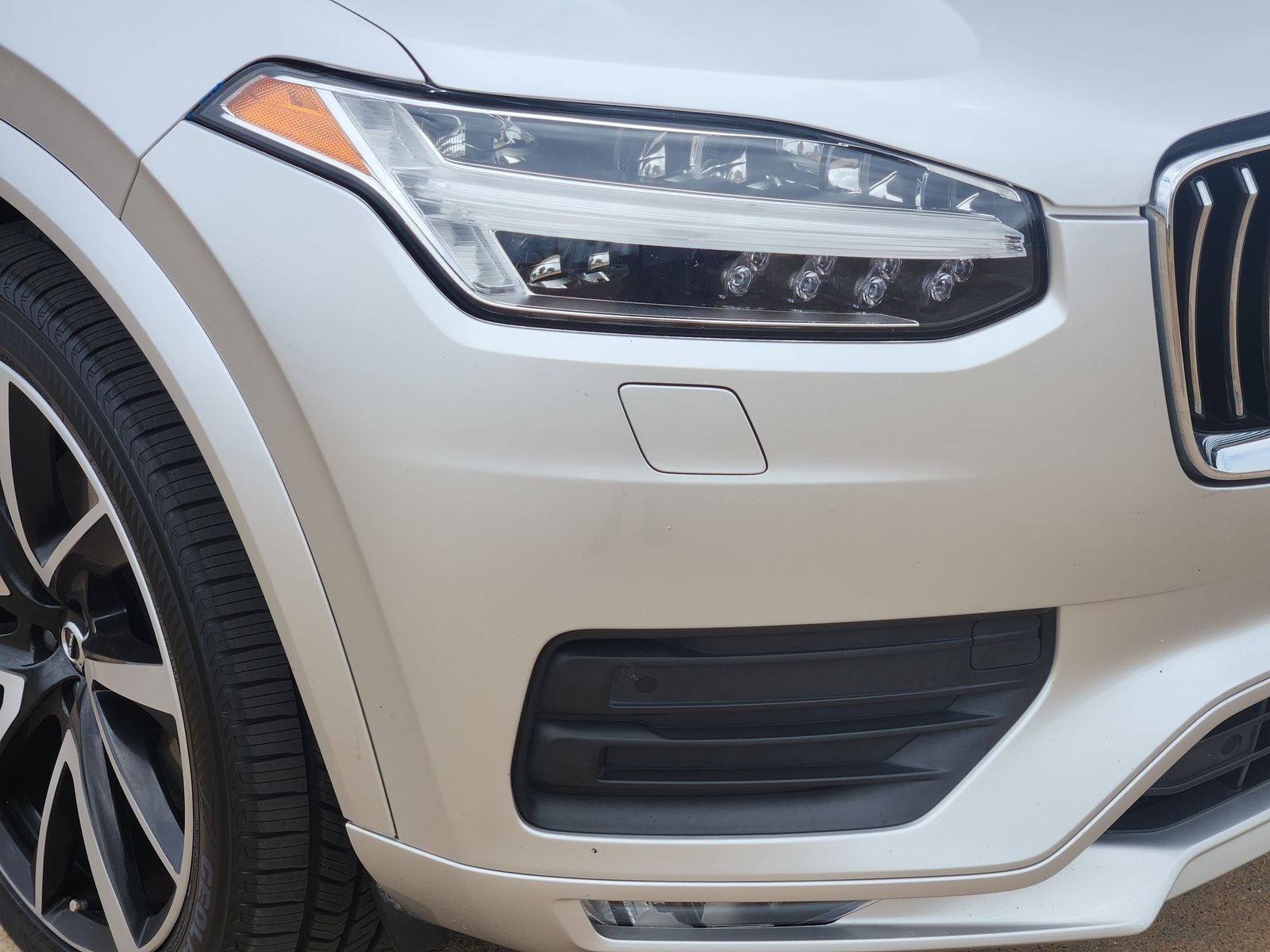 2021 Volvo XC90 T6 Momentum