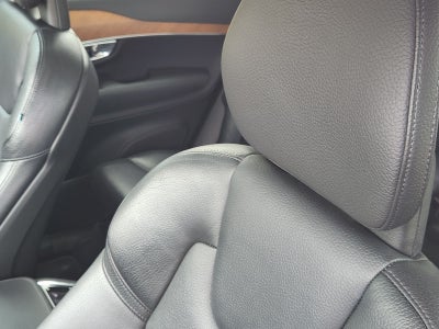 2021 Volvo XC90 T6 Momentum