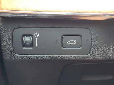 2021 Volvo XC90 T6 Momentum