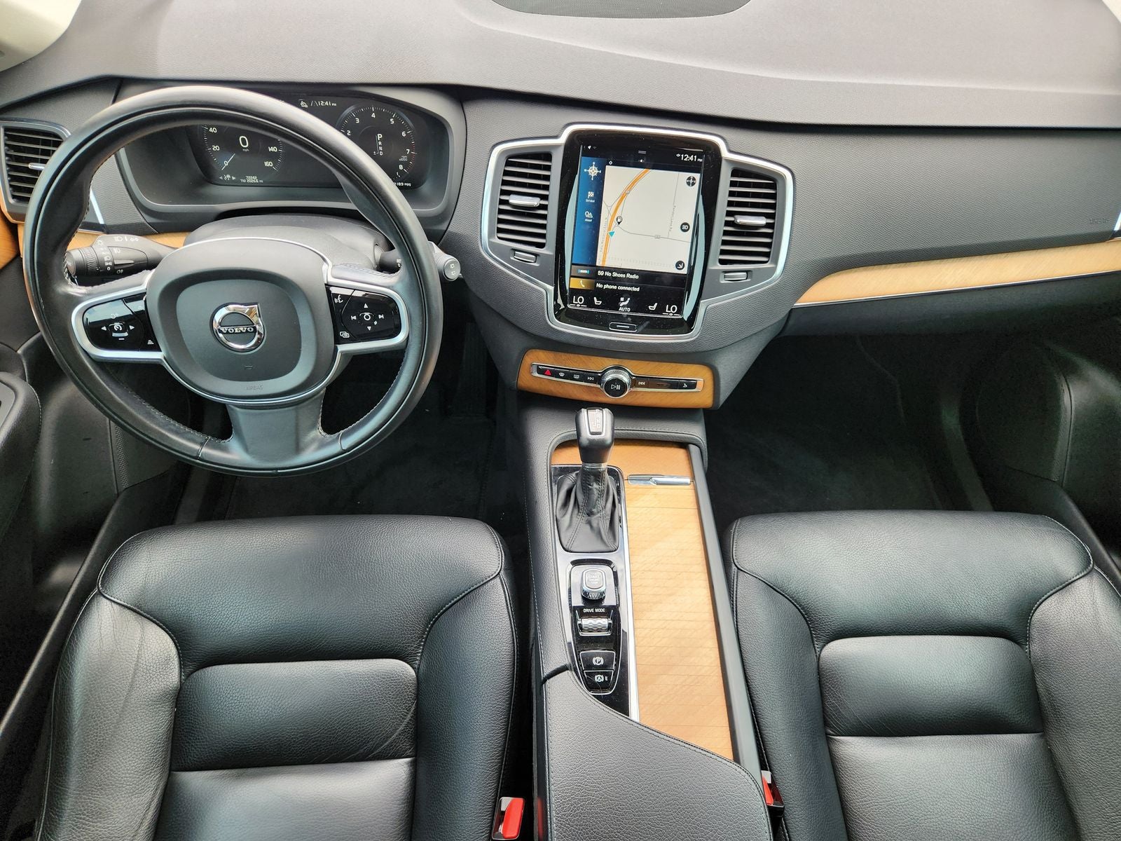 2021 Volvo XC90 T6 Momentum