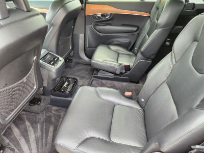 2021 Volvo XC90 T6 Momentum