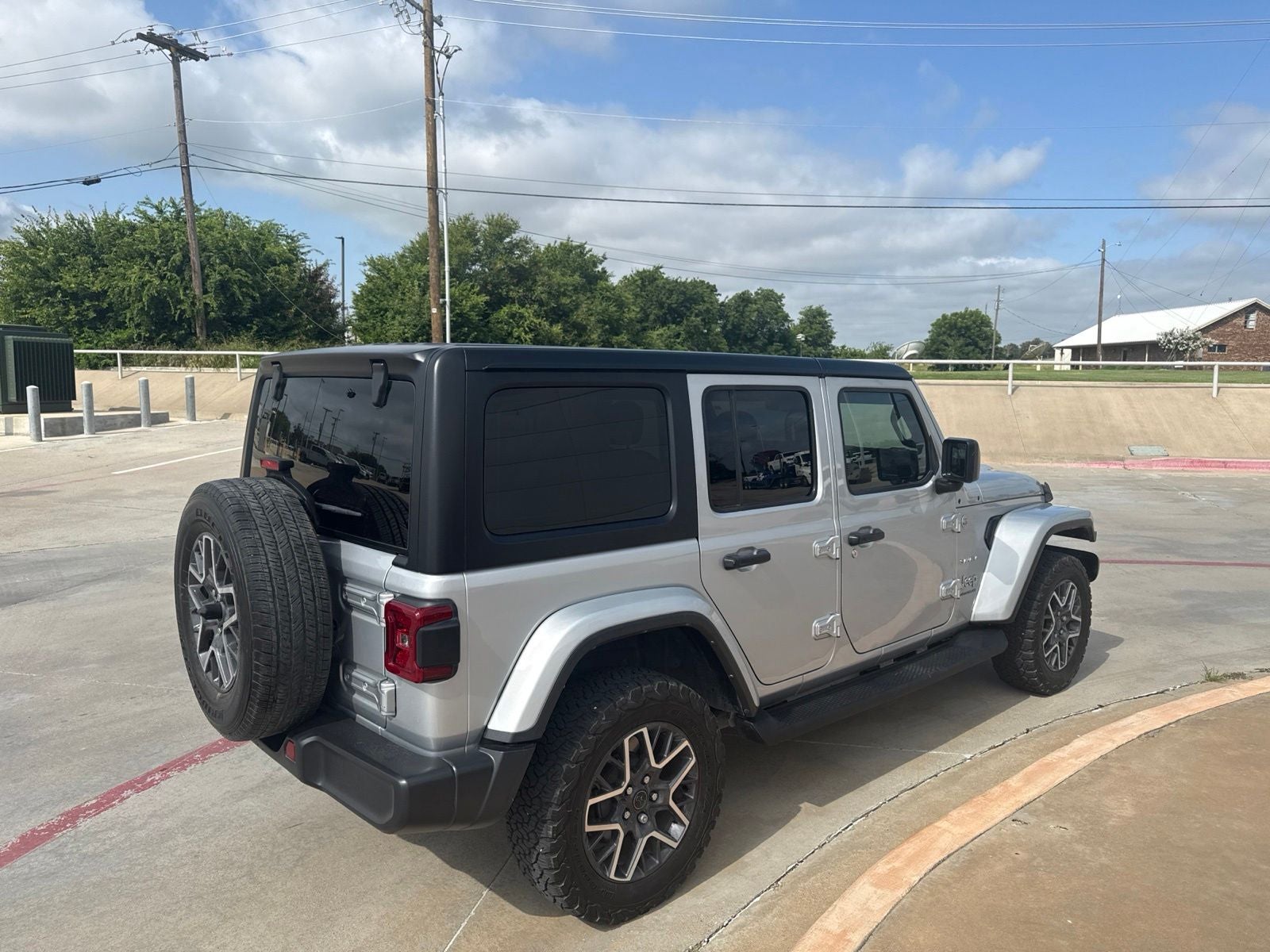 2024 Jeep Wrangler Sahara