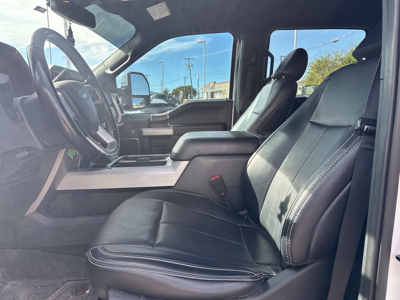 2022 Ford F-350SD Lariat