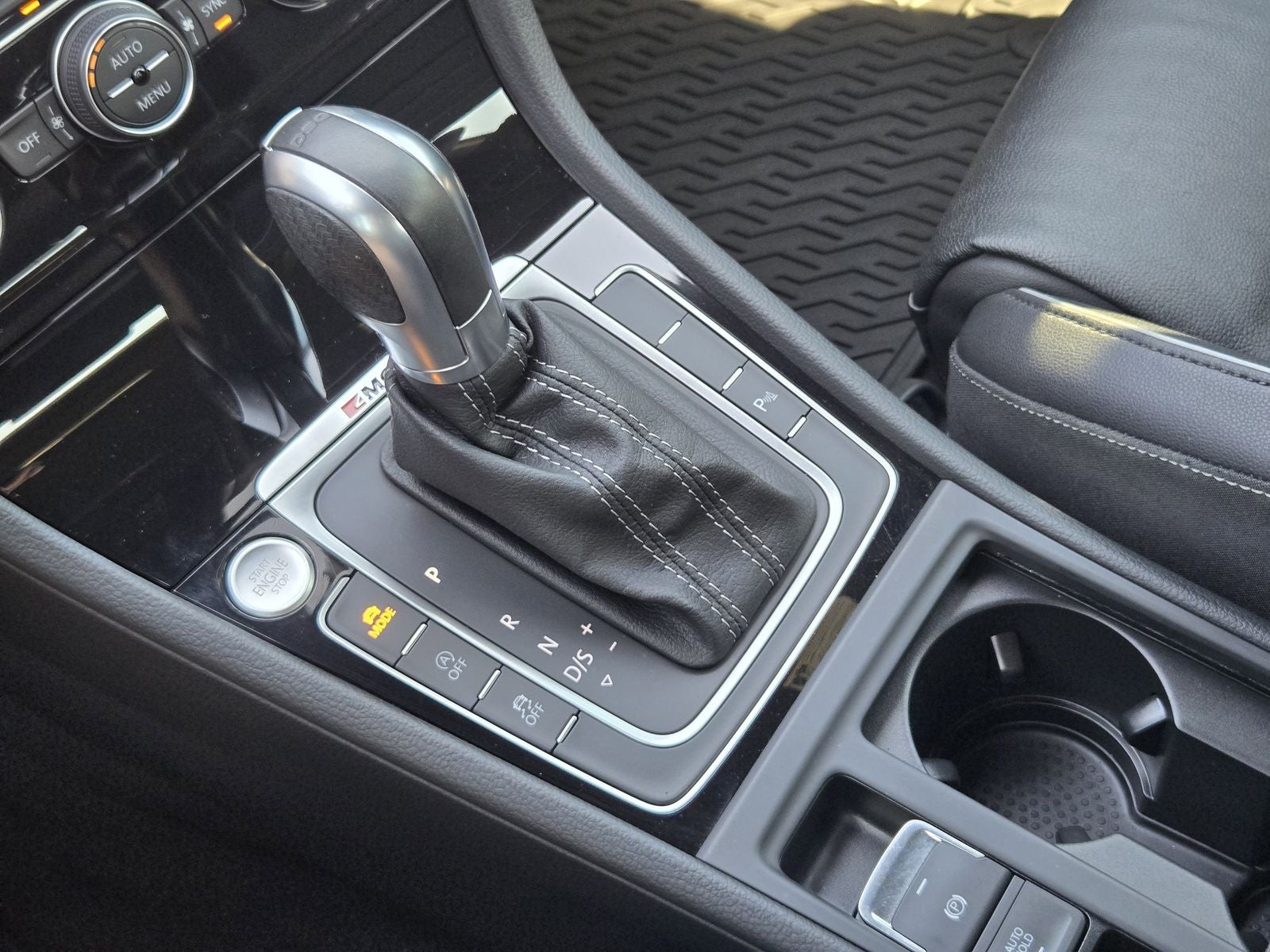 2019 Volkswagen Golf R DCC & Navigation 4Motion