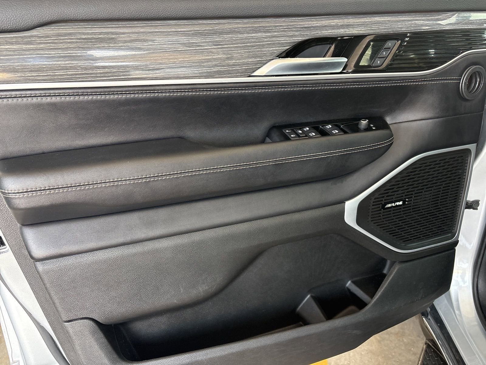 2022 Jeep Wagoneer Series II