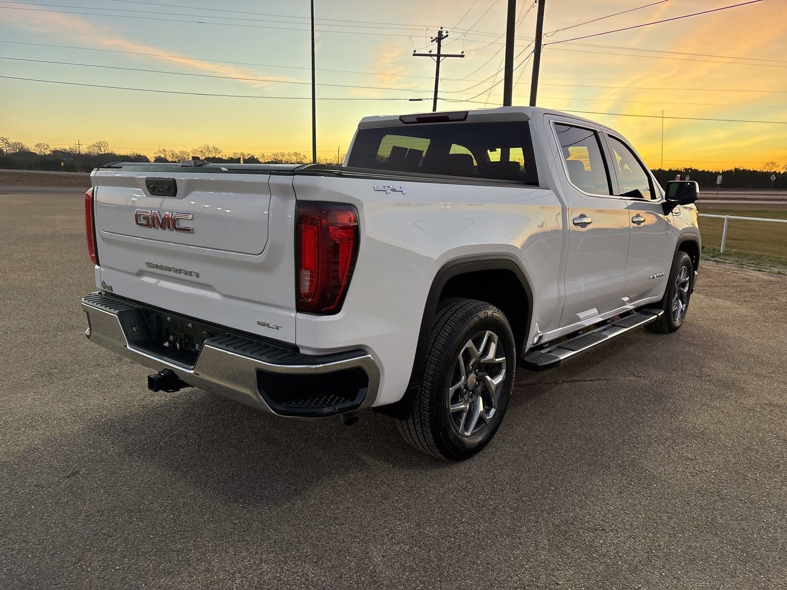 2024 GMC Sierra 1500 SLT