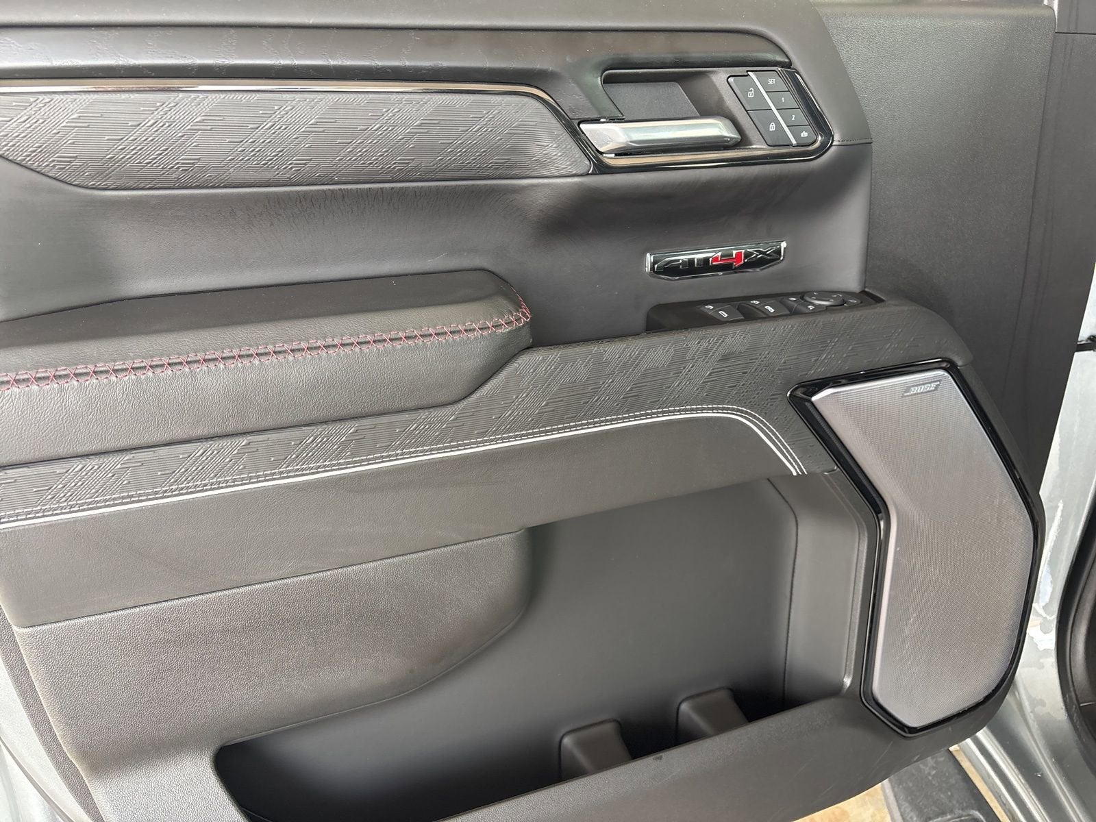 2024 GMC Sierra 1500 AT4X