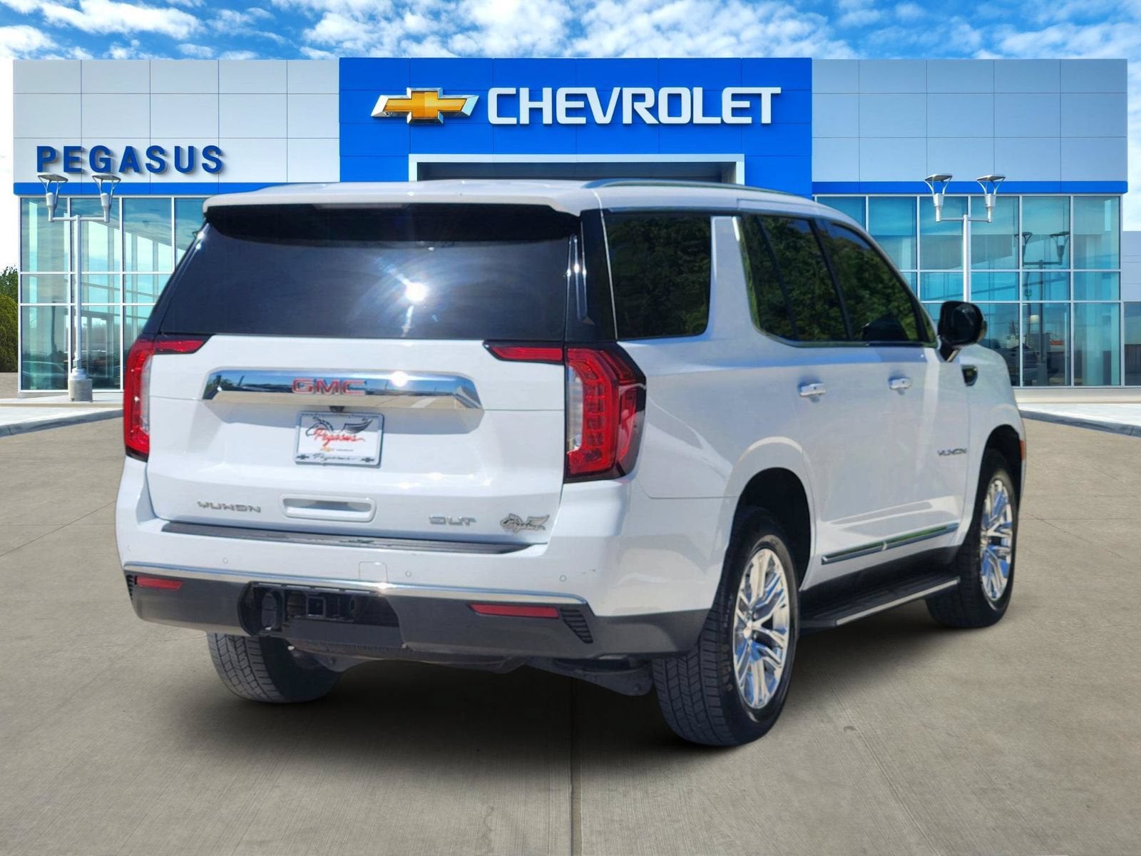 2023 GMC Yukon SLT