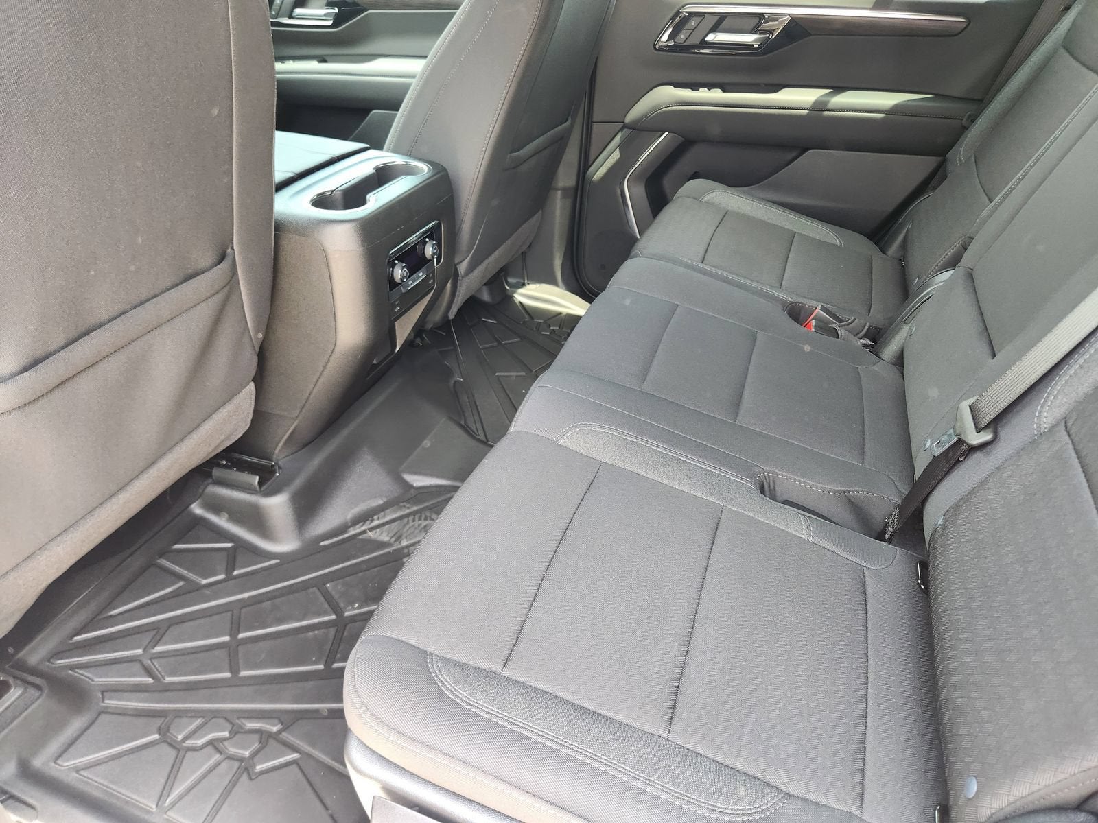 2025 Chevrolet Tahoe LS