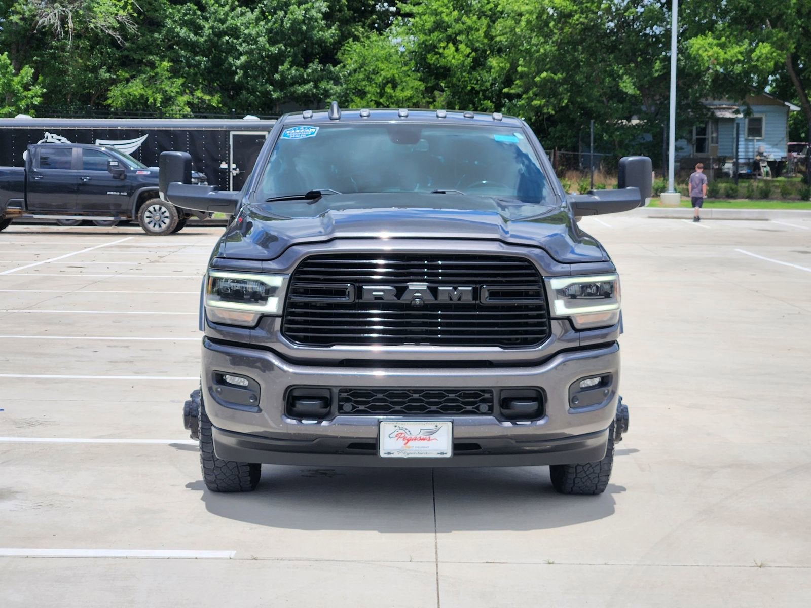 2022 RAM 3500 Laramie Crew Cab 4x4 8' Box