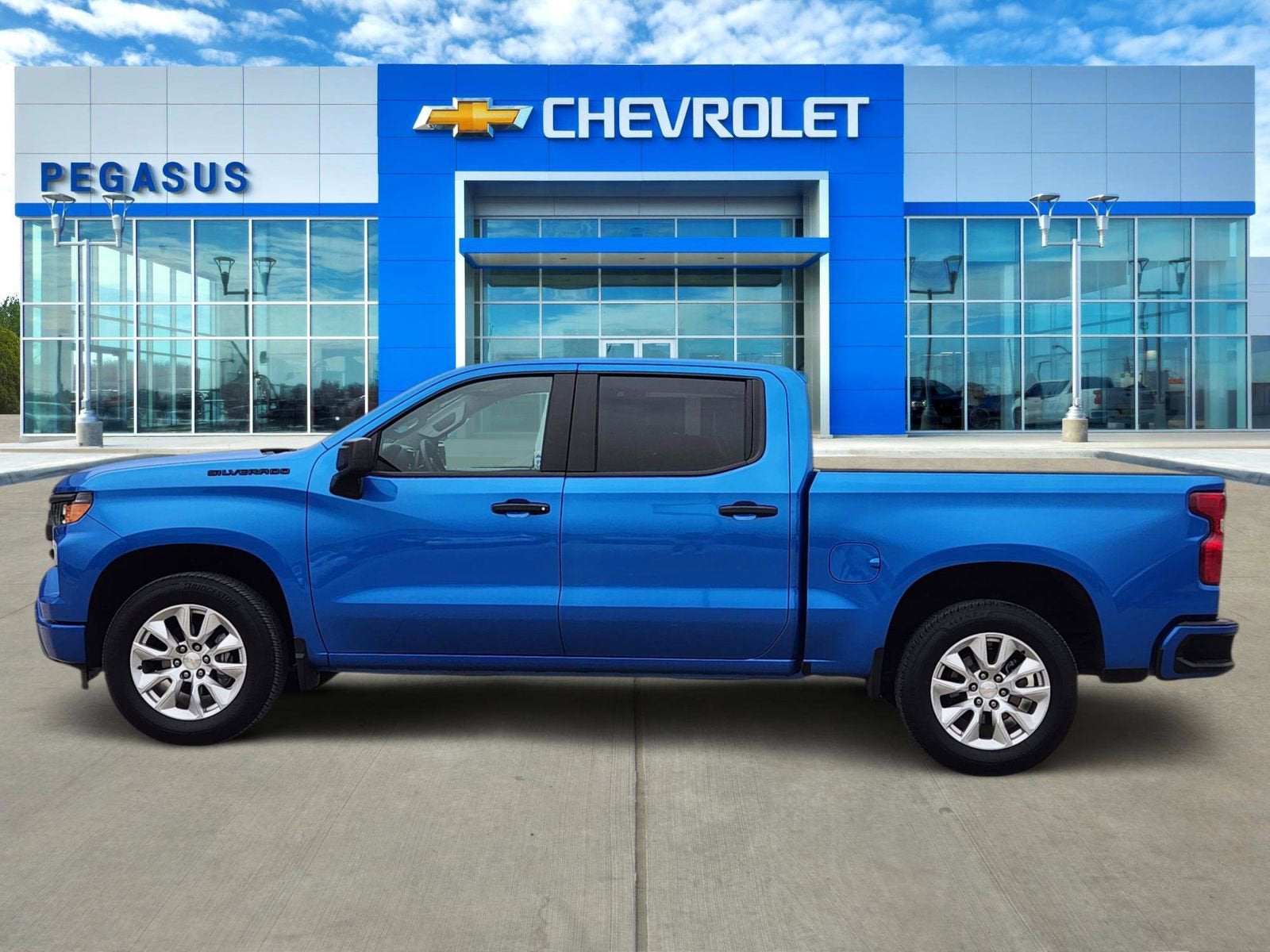 2025 Chevrolet Silverado 1500 Custom