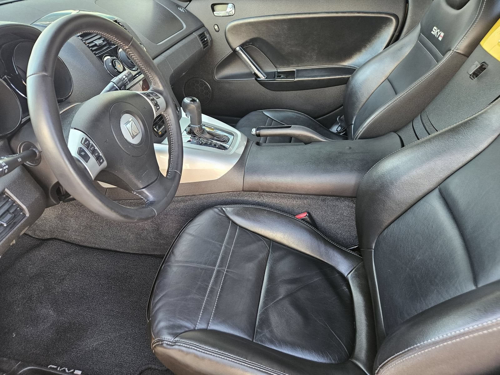 2009 Saturn Sky Red Line
