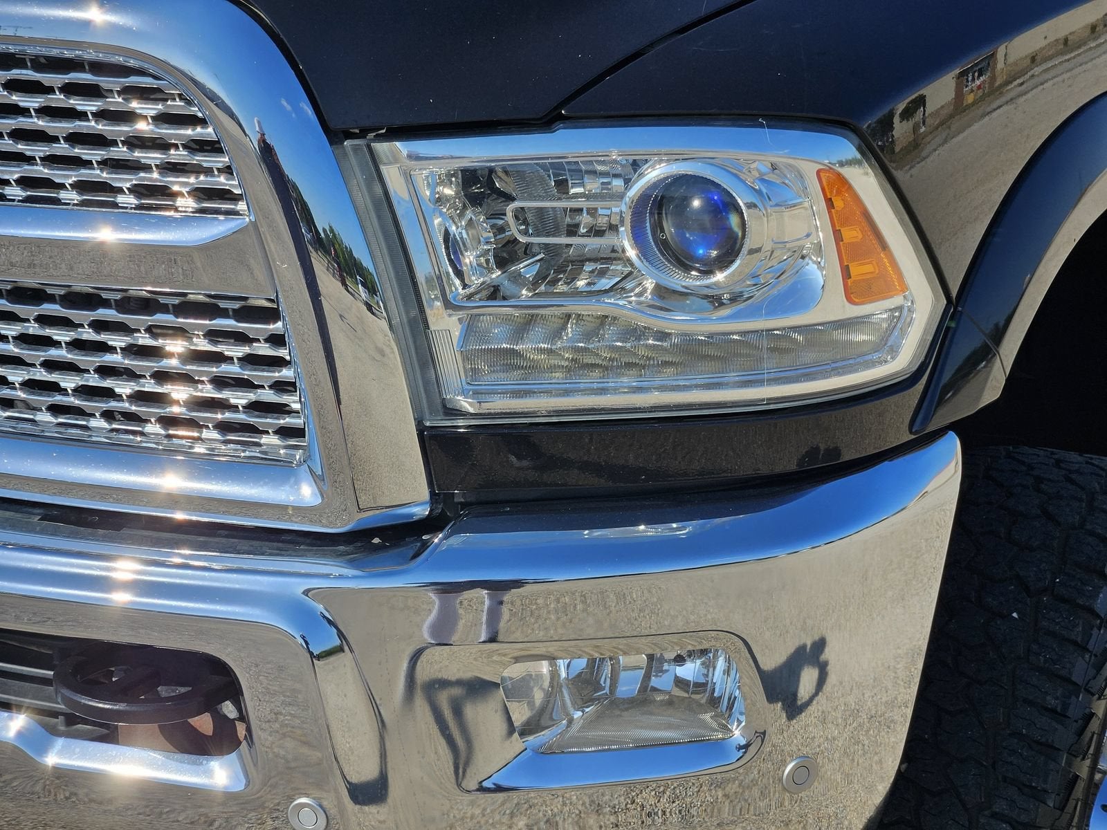 2018 RAM 2500 Laramie Crew Cab 4x4 6'4" Box