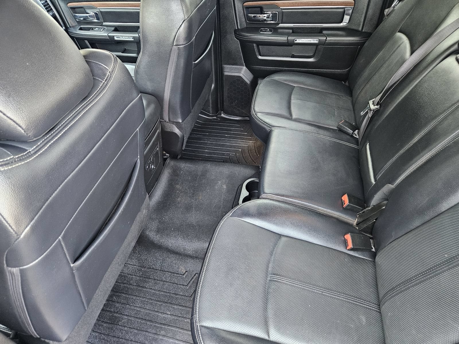 2018 RAM 2500 Laramie Crew Cab 4x4 6'4" Box