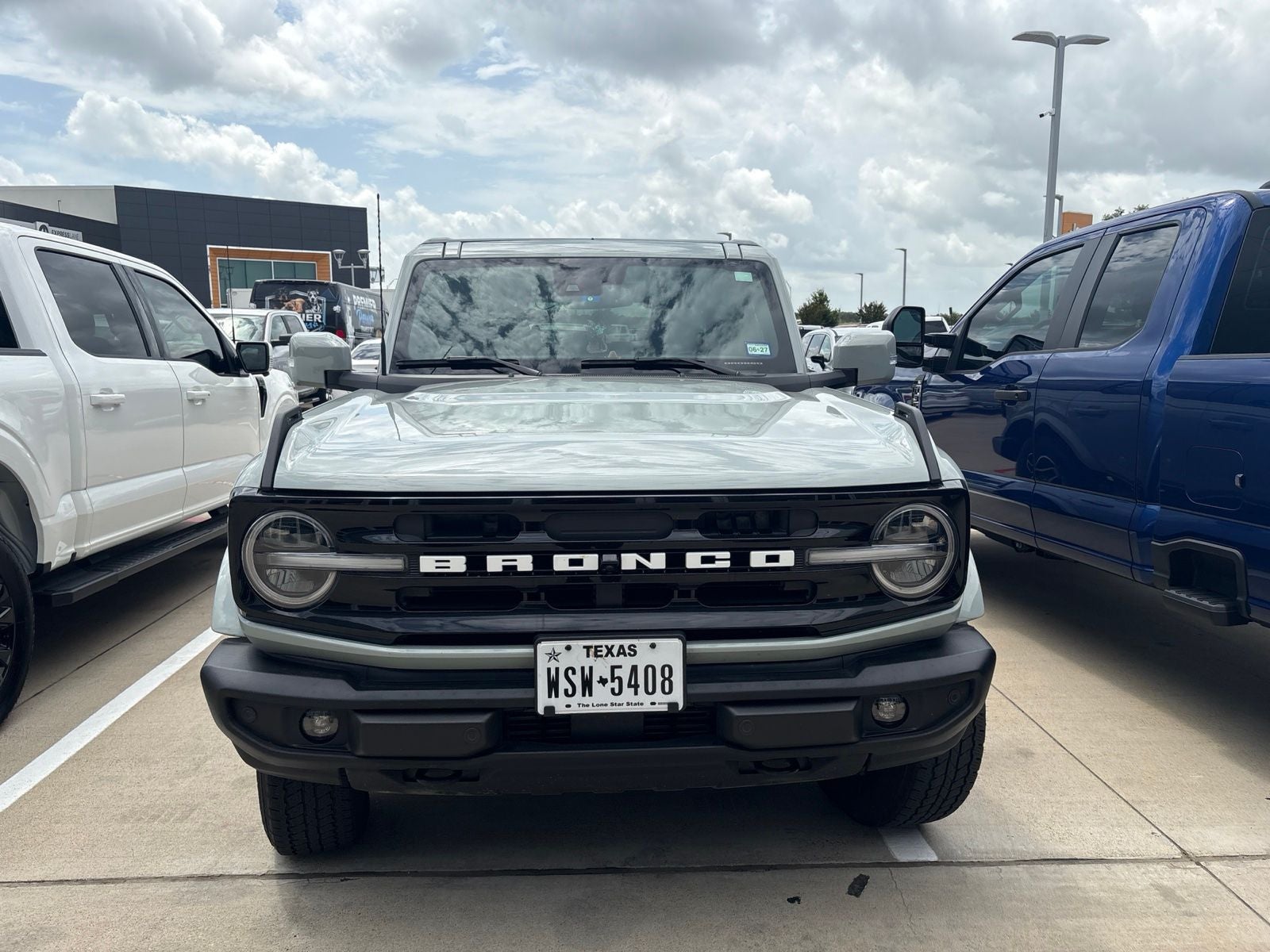 2024 Ford Bronco Outer Banks